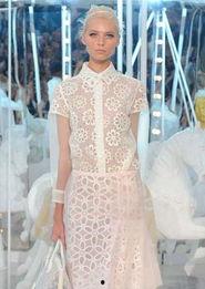 国产透视时装秀t台视频,国产透视时装秀T台风采掠影